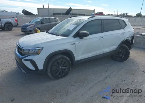 2022 Volkswagen Taos 1.5T S z USA, uszkodzony, nr VIN 3VVCX7B27NM070181